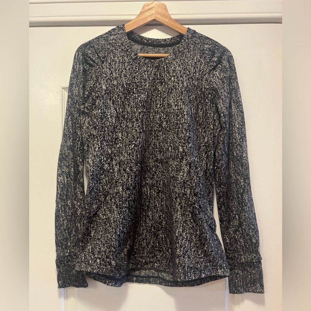 Lululemon- Black and White Long Sleeve Running Top